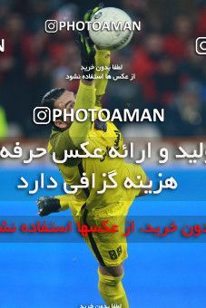 1503759, Tehran, , Iran Football Pro League، Persian Gulf Cup، Week 12، First Leg، Persepolis 1 v 0 Nassaji Qaemshahr on 2019/12/27 at Azadi Stadium