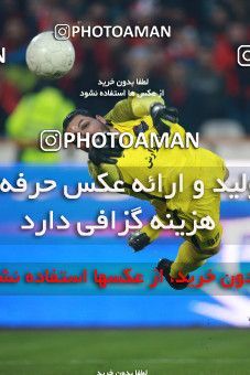 1503682, Tehran, , Iran Football Pro League، Persian Gulf Cup، Week 12، First Leg، Persepolis 1 v 0 Nassaji Qaemshahr on 2019/12/27 at Azadi Stadium