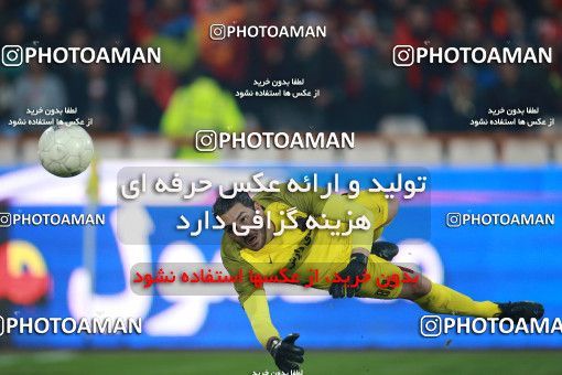 1503675, Tehran, , Iran Football Pro League، Persian Gulf Cup، Week 12، First Leg، Persepolis 1 v 0 Nassaji Qaemshahr on 2019/12/27 at Azadi Stadium