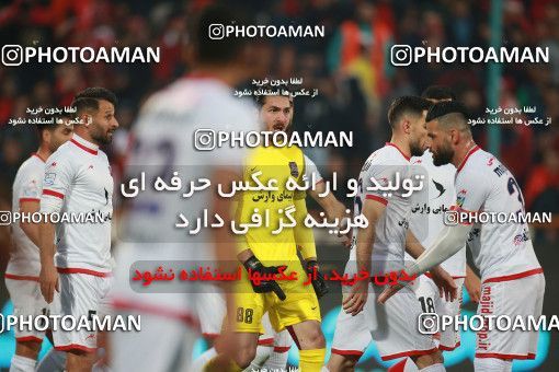 1503695, Tehran, , Iran Football Pro League، Persian Gulf Cup، Week 12، First Leg، Persepolis 1 v 0 Nassaji Qaemshahr on 2019/12/27 at Azadi Stadium