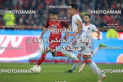 1503733, Tehran, , Iran Football Pro League، Persian Gulf Cup، Week 12، First Leg، Persepolis 1 v 0 Nassaji Qaemshahr on 2019/12/27 at Azadi Stadium