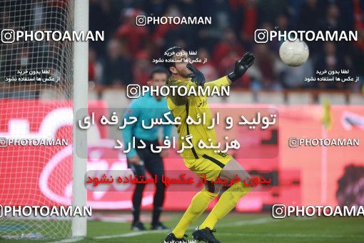 1503712, Tehran, , Iran Football Pro League، Persian Gulf Cup، Week 12، First Leg، Persepolis 1 v 0 Nassaji Qaemshahr on 2019/12/27 at Azadi Stadium