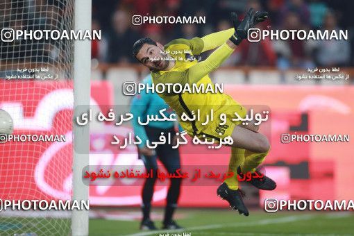 1503748, Tehran, , Iran Football Pro League، Persian Gulf Cup، Week 12، First Leg، Persepolis 1 v 0 Nassaji Qaemshahr on 2019/12/27 at Azadi Stadium