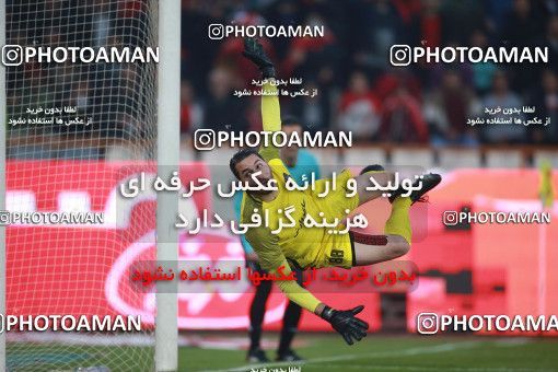 1503775, Tehran, , Iran Football Pro League، Persian Gulf Cup، Week 12، First Leg، Persepolis 1 v 0 Nassaji Qaemshahr on 2019/12/27 at Azadi Stadium