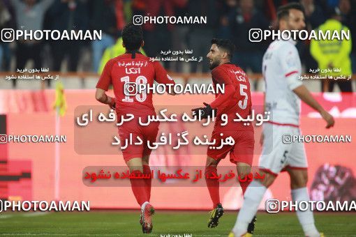 1503780, Tehran, , Iran Football Pro League، Persian Gulf Cup، Week 12، First Leg، Persepolis 1 v 0 Nassaji Qaemshahr on 2019/12/27 at Azadi Stadium