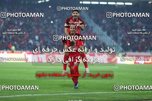 1503710, Tehran, , Iran Football Pro League، Persian Gulf Cup، Week 12، First Leg، Persepolis 1 v 0 Nassaji Qaemshahr on 2019/12/27 at Azadi Stadium