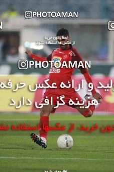 1503761, Tehran, , Iran Football Pro League، Persian Gulf Cup، Week 12، First Leg، Persepolis 1 v 0 Nassaji Qaemshahr on 2019/12/27 at Azadi Stadium