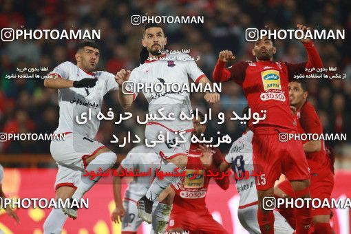 1503843, Tehran, , Iran Football Pro League، Persian Gulf Cup، Week 12، First Leg، Persepolis 1 v 0 Nassaji Qaemshahr on 2019/12/27 at Azadi Stadium