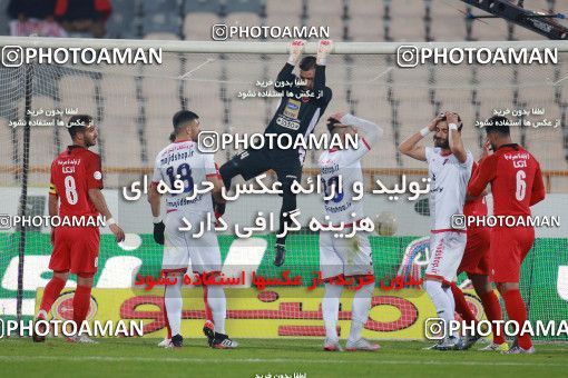 1503861, Tehran, , Iran Football Pro League، Persian Gulf Cup، Week 12، First Leg، Persepolis 1 v 0 Nassaji Qaemshahr on 2019/12/27 at Azadi Stadium