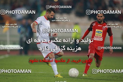 1503819, Tehran, , Iran Football Pro League، Persian Gulf Cup، Week 12، First Leg، Persepolis 1 v 0 Nassaji Qaemshahr on 2019/12/27 at Azadi Stadium