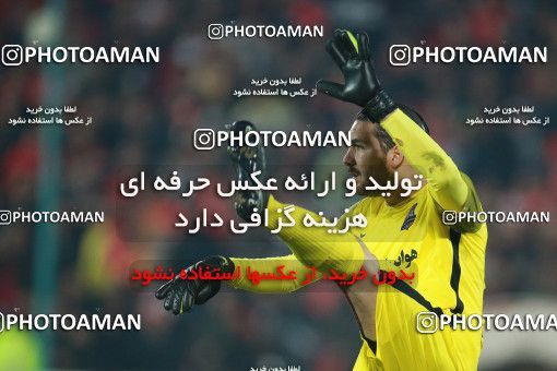 1503840, Tehran, , Iran Football Pro League، Persian Gulf Cup، Week 12، First Leg، Persepolis 1 v 0 Nassaji Qaemshahr on 2019/12/27 at Azadi Stadium