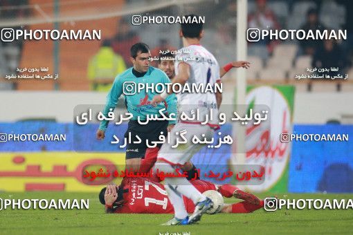 1503908, Tehran, , Iran Football Pro League، Persian Gulf Cup، Week 12، First Leg، Persepolis 1 v 0 Nassaji Qaemshahr on 2019/12/27 at Azadi Stadium
