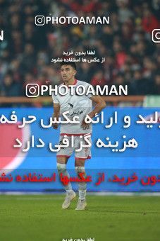 1503867, Tehran, , Iran Football Pro League، Persian Gulf Cup، Week 12، First Leg، Persepolis 1 v 0 Nassaji Qaemshahr on 2019/12/27 at Azadi Stadium