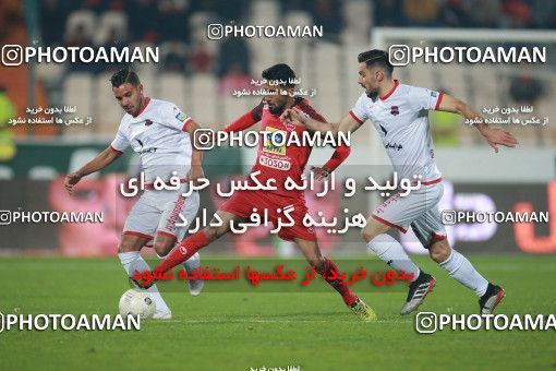 1503963, Tehran, , Iran Football Pro League، Persian Gulf Cup، Week 12، First Leg، Persepolis 1 v 0 Nassaji Qaemshahr on 2019/12/27 at Azadi Stadium