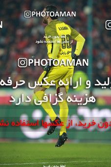 1503978, Tehran, , Iran Football Pro League، Persian Gulf Cup، Week 12، First Leg، Persepolis 1 v 0 Nassaji Qaemshahr on 2019/12/27 at Azadi Stadium