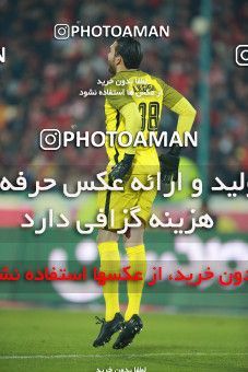 1504007, Tehran, , Iran Football Pro League، Persian Gulf Cup، Week 12، First Leg، Persepolis 1 v 0 Nassaji Qaemshahr on 2019/12/27 at Azadi Stadium