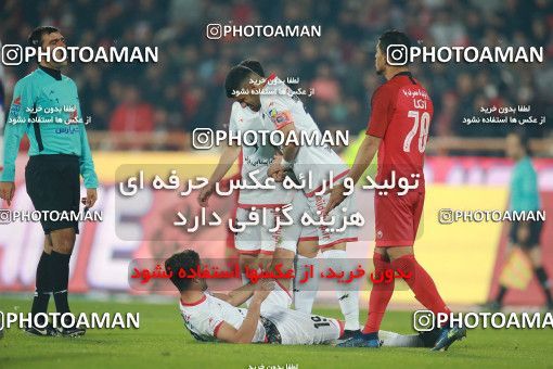 1503934, Tehran, , Iran Football Pro League، Persian Gulf Cup، Week 12، First Leg، Persepolis 1 v 0 Nassaji Qaemshahr on 2019/12/27 at Azadi Stadium