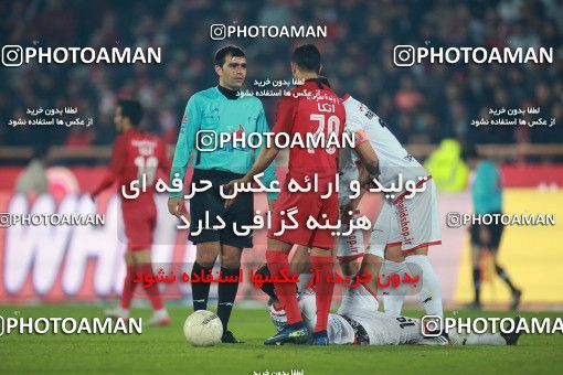 1503935, Tehran, , Iran Football Pro League، Persian Gulf Cup، Week 12، First Leg، Persepolis 1 v 0 Nassaji Qaemshahr on 2019/12/27 at Azadi Stadium