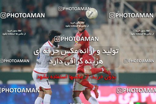 1503957, Tehran, , Iran Football Pro League، Persian Gulf Cup، Week 12، First Leg، Persepolis 1 v 0 Nassaji Qaemshahr on 2019/12/27 at Azadi Stadium