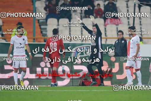 1503985, Tehran, , Iran Football Pro League، Persian Gulf Cup، Week 12، First Leg، Persepolis 1 v 0 Nassaji Qaemshahr on 2019/12/27 at Azadi Stadium