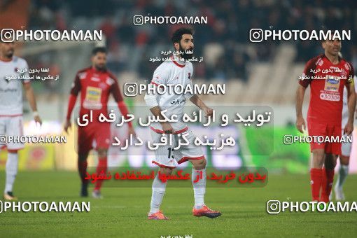 1503949, Tehran, , Iran Football Pro League، Persian Gulf Cup، Week 12، First Leg، Persepolis 1 v 0 Nassaji Qaemshahr on 2019/12/27 at Azadi Stadium