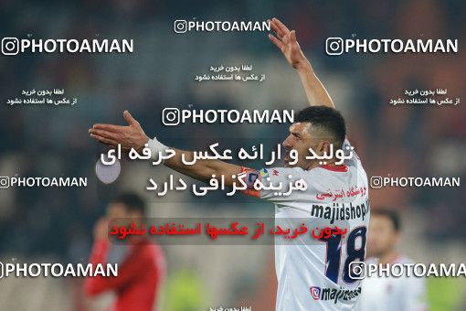 1503960, Tehran, , Iran Football Pro League، Persian Gulf Cup، Week 12، First Leg، Persepolis 1 v 0 Nassaji Qaemshahr on 2019/12/27 at Azadi Stadium