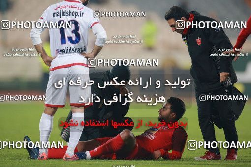 1504058, Tehran, , Iran Football Pro League، Persian Gulf Cup، Week 12، First Leg، Persepolis 1 v 0 Nassaji Qaemshahr on 2019/12/27 at Azadi Stadium