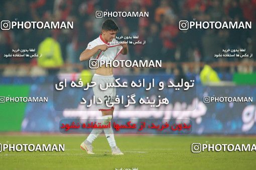 1504036, Tehran, , Iran Football Pro League، Persian Gulf Cup، Week 12، First Leg، Persepolis 1 v 0 Nassaji Qaemshahr on 2019/12/27 at Azadi Stadium
