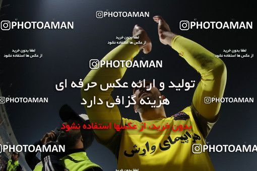 1504096, Tehran, , Iran Football Pro League، Persian Gulf Cup، Week 12، First Leg، Persepolis 1 v 0 Nassaji Qaemshahr on 2019/12/27 at Azadi Stadium