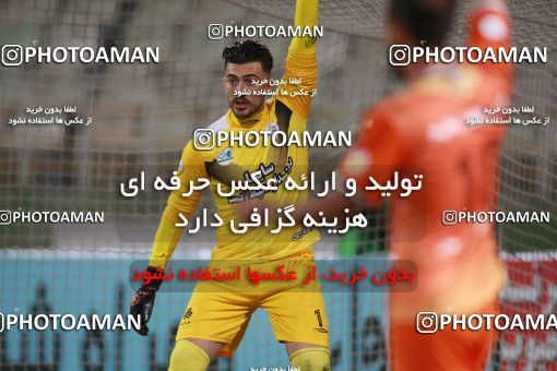 1536367, Tehran, Iran, لیگ برتر فوتبال ایران، Persian Gulf Cup، Week 1، First Leg، Saipa 0 v 0 Persepolis on 2020/11/06 at Shahid Dastgerdi Stadium