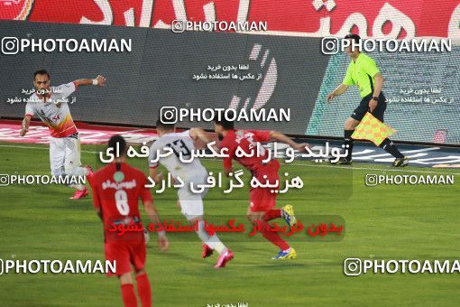 1536883, Tehran, Iran, Iran Football Pro League، Persian Gulf Cup، Week 25، Second Leg، Persepolis 1 v 0 Foulad Khouzestan on 2020/07/18 at Azadi Stadium