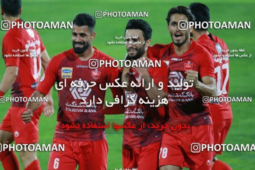 1537064, Tehran, Iran, Iran Football Pro League، Persian Gulf Cup، Week 25، Second Leg، Persepolis 1 v 0 Foulad Khouzestan on 2020/07/18 at Azadi Stadium
