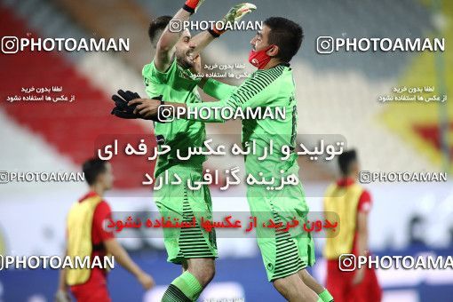 1719242, Tehran, Iran, Iran Football Pro League، Persian Gulf Cup، Week 25، Second Leg، Persepolis 1 v 0 Foulad Khouzestan on 2020/07/18 at Azadi Stadium