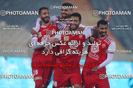 1556969, Tehran, Iran, لیگ برتر فوتبال ایران، Persian Gulf Cup، Week 2، First Leg، Persepolis 1 v 0 Sanat Naft Abadan on 2020/11/21 at Azadi Stadium