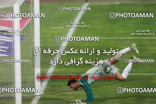 1545586, Tehran, , Iran Football Pro League، Persian Gulf Cup، Week 24، Second Leg، Esteghlal 0 v 0 Tractor Sazi on 2020/07/11 at Azadi Stadium