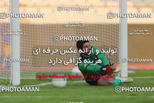 1553126, Tehran, Iran, لیگ برتر فوتبال ایران، Persian Gulf Cup، Week 6، First Leg، Persepolis 1 v 1 Zob Ahan Esfahan on 2020/12/31 at Azadi Stadium