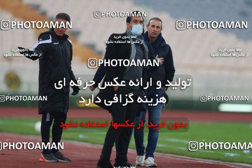1553092, Tehran, Iran, لیگ برتر فوتبال ایران، Persian Gulf Cup، Week 6، First Leg، Persepolis 1 v 1 Zob Ahan Esfahan on 2020/12/31 at Azadi Stadium
