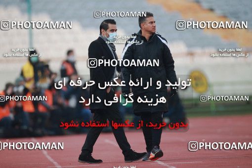 1548330, Tehran, Iran, لیگ برتر فوتبال ایران، Persian Gulf Cup، Week 6، First Leg، Persepolis 1 v 1 Zob Ahan Esfahan on 2020/12/31 at Azadi Stadium