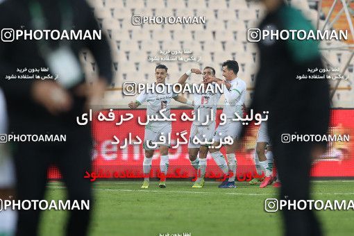 1708533, Tehran, Iran, لیگ برتر فوتبال ایران، Persian Gulf Cup، Week 6، First Leg، Persepolis 1 v 1 Zob Ahan Esfahan on 2020/12/31 at Azadi Stadium