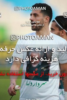 1549360, Tehran, , لیگ برتر فوتبال ایران، Persian Gulf Cup، Week 10، First Leg، Esteghlal 2 v 0 Aluminium Arak on 2021/01/04 at Azadi Stadium
