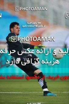 1549302, Tehran, , لیگ برتر فوتبال ایران، Persian Gulf Cup، Week 10، First Leg، Esteghlal 2 v 0 Aluminium Arak on 2021/01/04 at Azadi Stadium