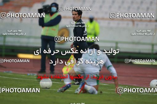 1549222, Tehran, , لیگ برتر فوتبال ایران، Persian Gulf Cup، Week 10، First Leg، Esteghlal 2 v 0 Aluminium Arak on 2021/01/04 at Azadi Stadium