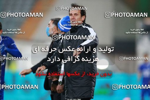 1549601, Tehran, , لیگ برتر فوتبال ایران، Persian Gulf Cup، Week 10، First Leg، Esteghlal 2 v 0 Aluminium Arak on 2021/01/04 at Azadi Stadium