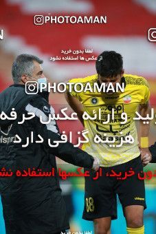 1551069, Tehran, Iran, لیگ برتر فوتبال ایران، Persian Gulf Cup، Week 7، First Leg، Persepolis 0 v 0 Sepahan on 2021/01/05 at Azadi Stadium