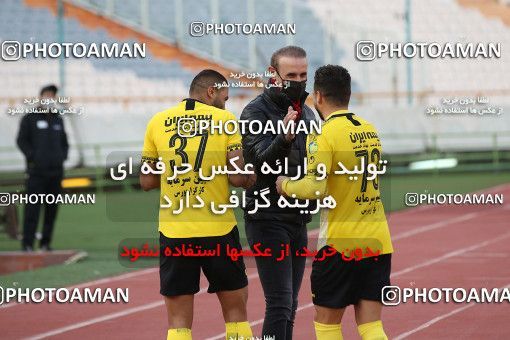 1708676, Tehran, Iran, لیگ برتر فوتبال ایران، Persian Gulf Cup، Week 7، First Leg، Persepolis 0 v 0 Sepahan on 2021/01/05 at Azadi Stadium