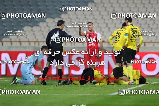 1553009, Tehran, Iran, لیگ برتر فوتبال ایران، Persian Gulf Cup، Week 7، First Leg، Persepolis 0 v 0 Sepahan on 2021/01/05 at Azadi Stadium