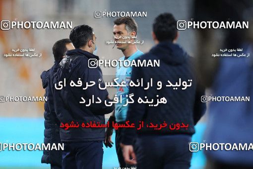 1561614, Tehran, Iran, لیگ برتر فوتبال ایران، Persian Gulf Cup، Week 11، First Leg، Persepolis 2 v 1 Foulad Khouzestan on 2021/01/18 at Azadi Stadium