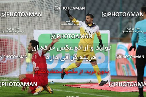 1561742, Tehran, Iran, لیگ برتر فوتبال ایران، Persian Gulf Cup، Week 11، First Leg، Persepolis 2 v 1 Foulad Khouzestan on 2021/01/18 at Azadi Stadium