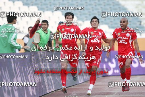 1566401, Tehran, Iran, لیگ برتر فوتبال ایران، Persian Gulf Cup، Week 10، First Leg، Persepolis 4 v 2 Fajr-e Sepasi Shiraz on 2009/10/07 at Azadi Stadium