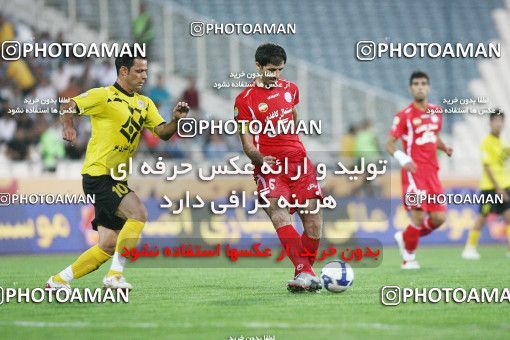 1566426, Tehran, Iran, لیگ برتر فوتبال ایران، Persian Gulf Cup، Week 10، First Leg، Persepolis 4 v 2 Fajr-e Sepasi Shiraz on 2009/10/07 at Azadi Stadium